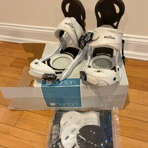 Burton Snowboard Bindings Women's Size 7.5 White in Box with Accessories
